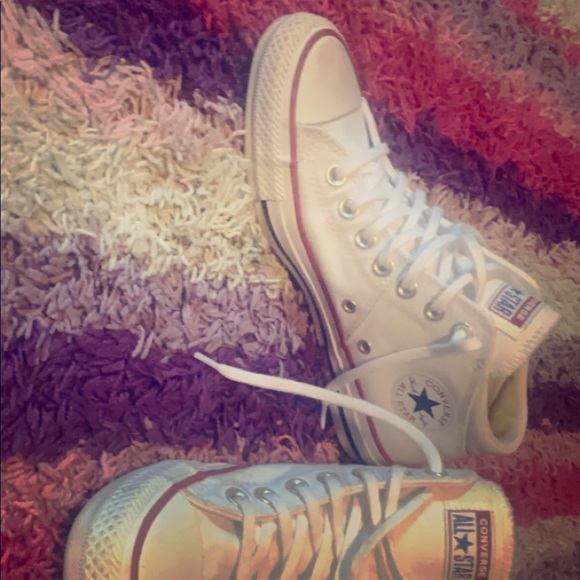 great shape! mid rise converse! - Picture 1 of 1